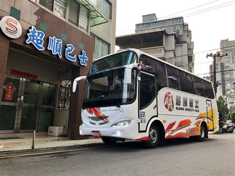 超順|20人座中型巴士出租：20人中巴包車價格優惠首選